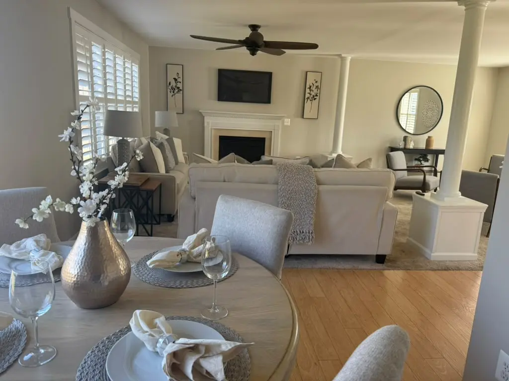 Professionally cleaned dining room